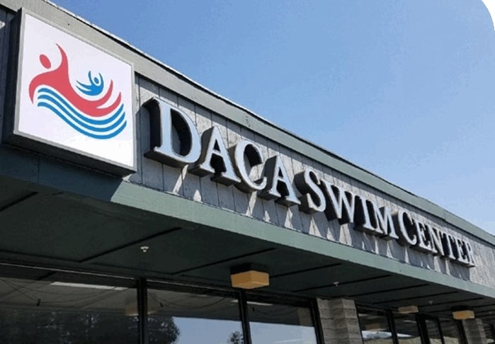 daca outdoor lighted channel letters and lightbow